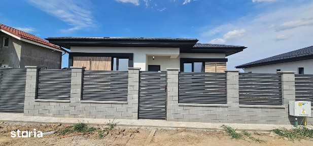 Casa 4 Camere | Panouri fotovoltaice