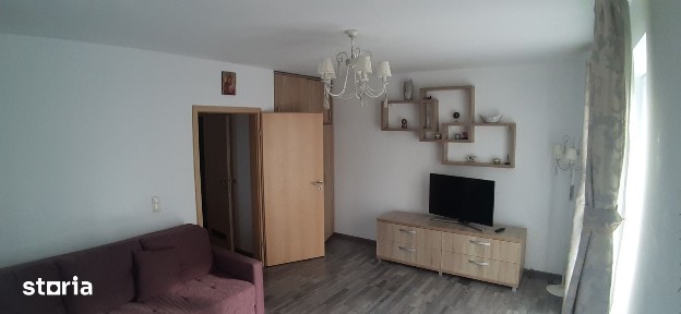 Vindem 2 camere Avantgarden Tractorul