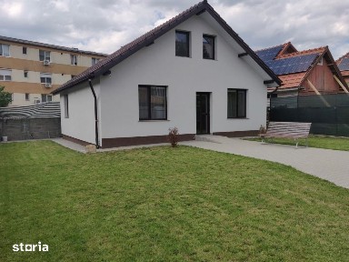 Casa spațioasă, zona linistita (vând sau schimb)