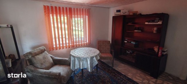 Casa mare sat Maceu, 4 camere,hol,baie,gradina