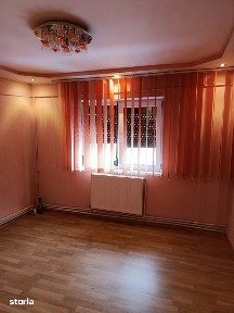Apartament 3 camere, zona Buzaului, suprafata 66mp.