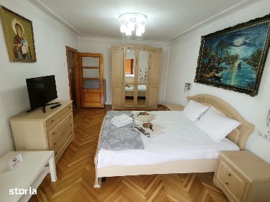 Apartament 2 camere decomandat,renovat,zona Parc sub Arini