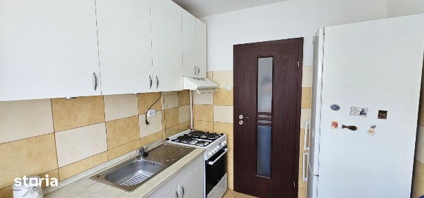 Inchiriez apartament de 2camere,decomandate situat in zona Cedonia,et3