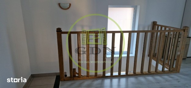 Casa individuala cu 2 niveluri - singur in curte, mobilata