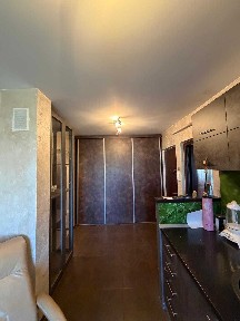 Închiriez apartament cu 3 camere