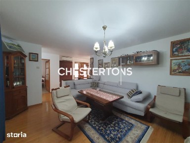 Casa dintre flori si rod cu energie verde eleganta cu parfum de Mare