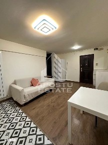 Apartament modern de închiriat