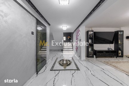 Proprietate cu 2 case si curte in Oarja, AG