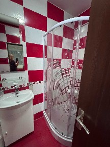 INCHIRIEZ apartament 1 CAMERA