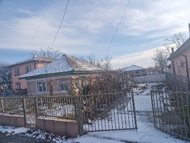 Vând gospodarie,Prosumator 6kw +6kw stocare Bucu centru la sosea asfaltata