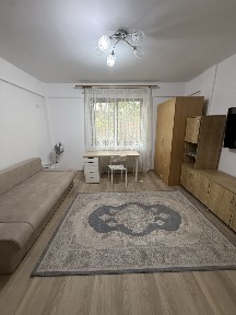 Proprietar inchiriez garsoniera zona Palas