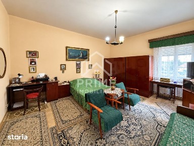 Apartament cu 3 camere de vanzare la casa in zona CENTRU, 132 mp util