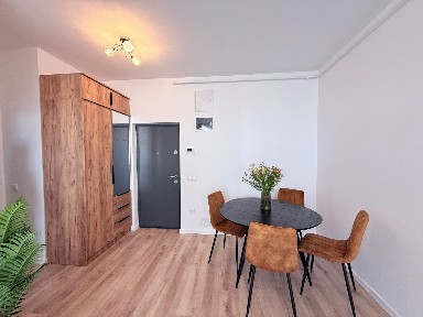 persoană fizică vând apartament modern în bloc nou Florești - zona Cetății
