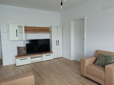 Dau in chirie apartament cu doua camere.