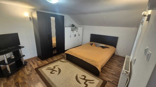 PF inchiriez apartament 2 camere Calea Turzii, parcare, posibilitate incarcare auto electric