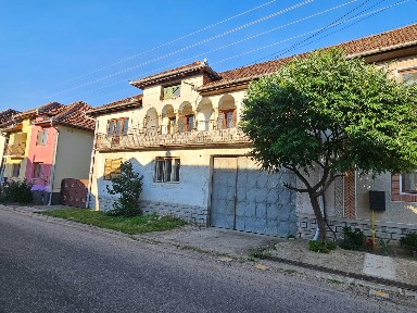 Casa de vanzare in Poienii de jos, com. Buntesti