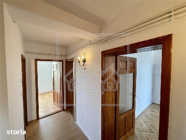 Apartament - 3 camere - Ultracentral - prima inchiriere