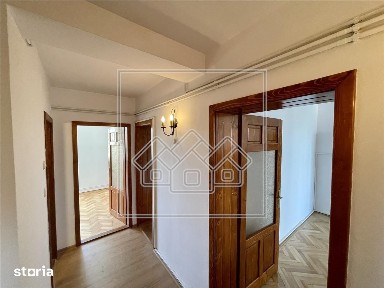 Apartament - 3 camere - Ultracentral - prima inchiriere