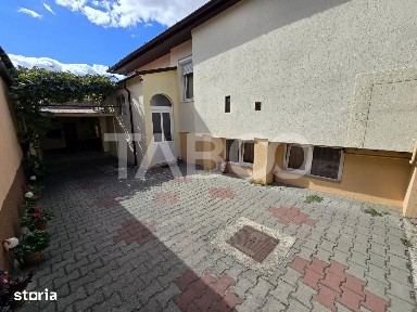 Casa individuala de vanzare cu teren 237 mp garaj in zona Lupeni Sibiu