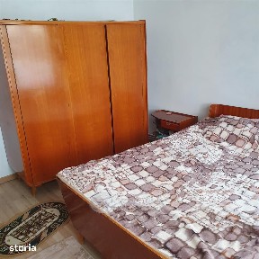 Apartament 3 camere decomandat | Podu Roș - 300€ negociabil