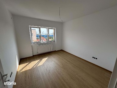 Apartament 4 camere decomandate, finisat recent, Zona Centrala