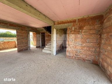 Casă de vânzare la roșu | 220 mp | 1.200 mp teren
