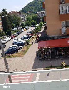 Proprietar Vand 2 Camere Etaj 2, Mobilat, Brad Ultracentral, Parc