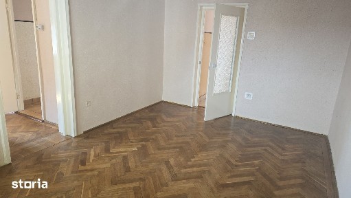 Vand apartament cu 3 camere in Deva, etaj 3, zona Gojdu