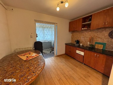 Chirie Apartament 4 camere Mioveni, parter, 2 bai, balcon, Robea