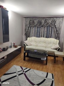 Casă de vânzare în Pitești - 4 camere, garaj și curte amenajată
