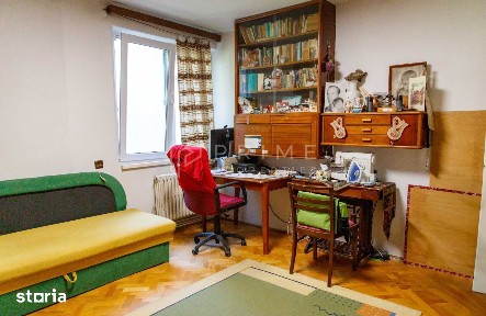 Apartament spațios cu 3 camere, decomandat - Zona 7 Noiembrie / UMFST