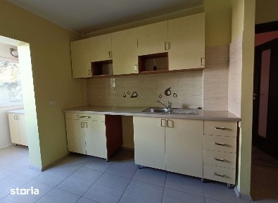 2 decomandate Brazdă Scoala 23 aproape de Paltinis 2/4 renovat 1980