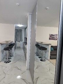 De inchiriat apartament cu 3 camere, ARED KAUFLAND