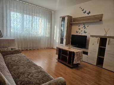 Ap. 2 cam., vis-a-vis de Liceul Ecaterina!