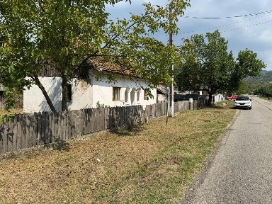 Casa și teren vânzare
