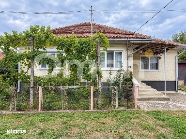 Casă cu teren 4.200 mp | Anexe multiple | Ideală pentru 2 familii | Le