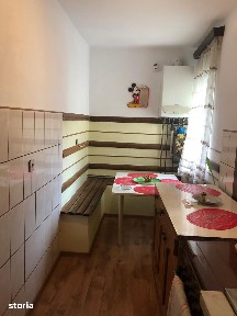 Apartament 3 camere, balcon, 76 mp, Bușteni