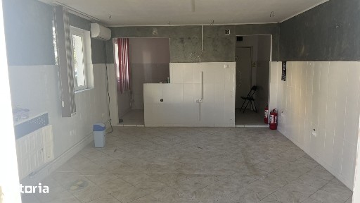Dau in Chirie Spatiu Comercial