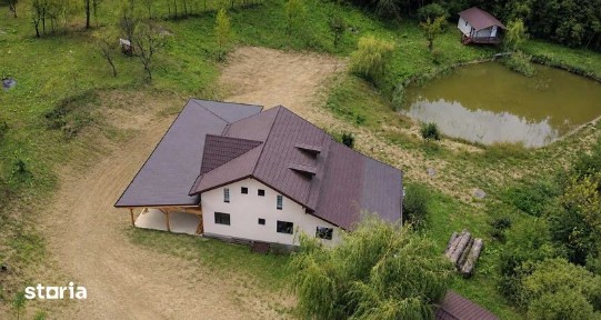 Domeniu pentru dezvoltare : casa, teren, livada, padure SOIMARI PH