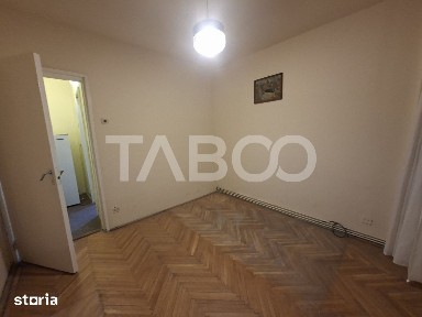 Apartament decomandat de vanzare 2 camere etaj 1 Calea Dumbravii