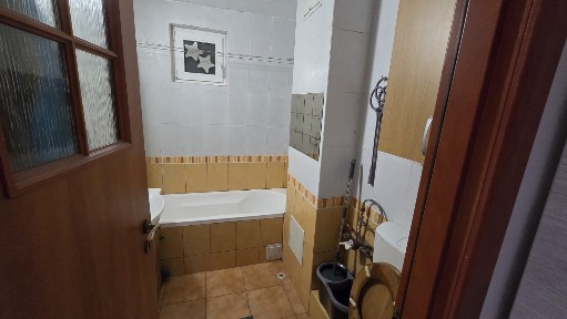 Poarta 6,doua camere,parter inalt