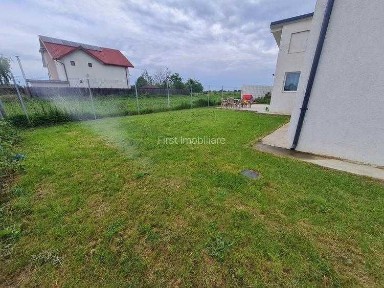 Proprietar - Vila individuala cu 5 camere,2 bai,curte 500 mp,incalzire pardoseala,CASH,CREDIT,RATE DIRECT LA VANZATOR