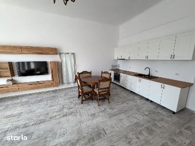 Apartament cu 3 camere și curte privată | Parcul central | Parcare