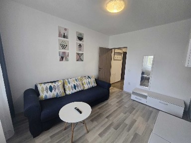 PF inchiriez ap doua camere cu parcare zona Buna Ziua