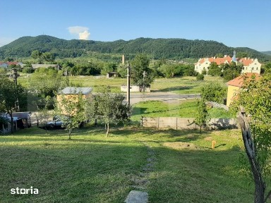 Casa 85 mp, teren 3232 mp, zona Brad