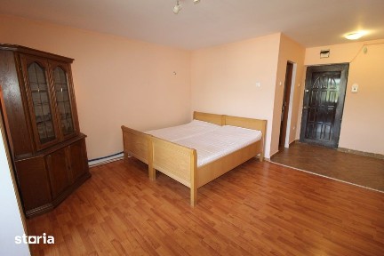 Vând garsonieră în Hunedoara, zona Micro1-Union, 29mp.