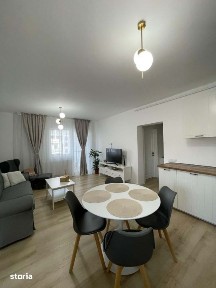 Apartament cu 3 camere, decomandat, zona Daliei