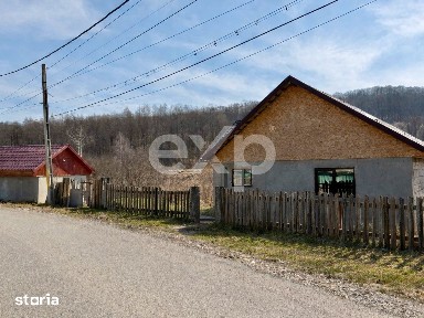 Casa / Vila cu 3 camere de vanzare, Buhoci, jud Bacau