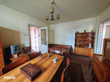 Apartament 1 Mai - Insula - semidecomandat, etaj 1