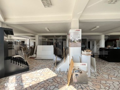 Spatiu Comercial cu vitrina, 365 mp, teren 800 mp, zona Libertatii San